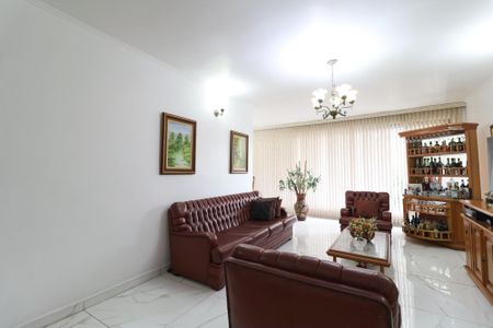 Casa à venda com 196m², 5 quartos e 5 vagas Casa à venda com 196m², 5 quartos e 5 vagasSala