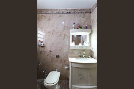 Casa à venda com 196m², 5 quartos e 5 vagas Casa à venda com 196m², 5 quartos e 5 vagasBanheiro Social