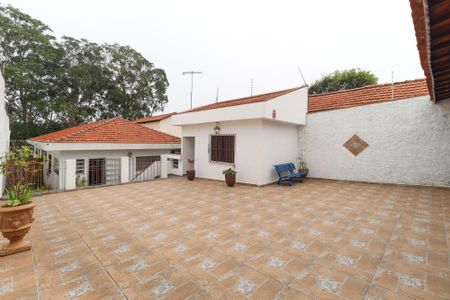 Casa à venda com 196m², 5 quartos e 5 vagas Casa à venda com 196m², 5 quartos e 5 vagasÁrea comum