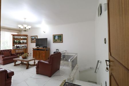 Casa à venda com 196m², 5 quartos e 5 vagas Casa à venda com 196m², 5 quartos e 5 vagasSala