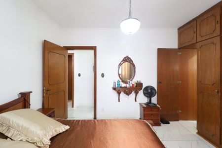 Casa à venda com 196m², 5 quartos e 5 vagas Casa à venda com 196m², 5 quartos e 5 vagasSuíte