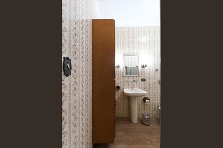 Casa à venda com 196m², 5 quartos e 5 vagas Casa à venda com 196m², 5 quartos e 5 vagasBanheiro da Suíte