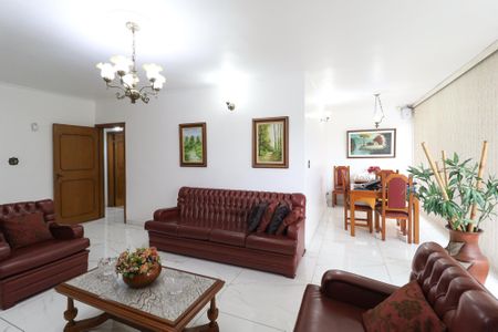 Casa à venda com 196m², 5 quartos e 5 vagas Casa à venda com 196m², 5 quartos e 5 vagasSala