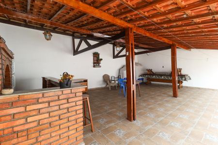 Casa à venda com 196m², 5 quartos e 5 vagas Casa à venda com 196m², 5 quartos e 5 vagasÁrea comum