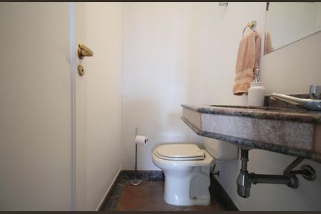 Apartamento à venda com 144m², 3 quartos e 3 vagas Apartamento à venda com 144m², 3 quartos e 3 vagasLavabo