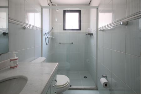 Apartamento à venda com 144m², 3 quartos e 3 vagas Apartamento à venda com 144m², 3 quartos e 3 vagasBanheiro da Suíte 2