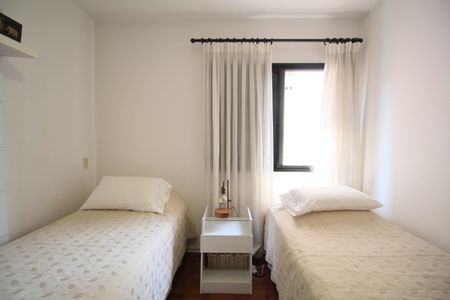 Apartamento à venda com 144m², 3 quartos e 3 vagas Apartamento à venda com 144m², 3 quartos e 3 vagasSuíte 2