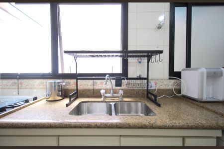 Apartamento à venda com 144m², 3 quartos e 3 vagas Apartamento à venda com 144m², 3 quartos e 3 vagasCozinha