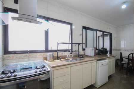 Apartamento à venda com 144m², 3 quartos e 3 vagas Apartamento à venda com 144m², 3 quartos e 3 vagasCozinha