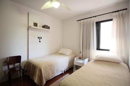 Apartamento à venda com 144m², 3 quartos e 3 vagas Apartamento à venda com 144m², 3 quartos e 3 vagasSuíte 2