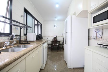 Apartamento à venda com 144m², 3 quartos e 3 vagas Apartamento à venda com 144m², 3 quartos e 3 vagasCozinha