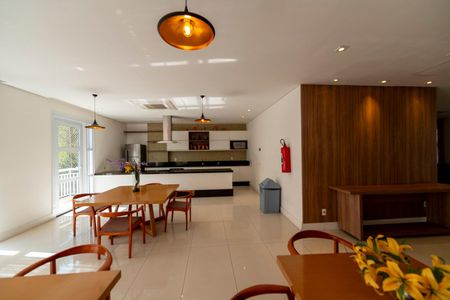 Apartamento à venda com 74m², 3 quartos e 2 vagas Apartamento à venda com 74m², 3 quartos e 2 vagasÁrea comum - Salão de festas
