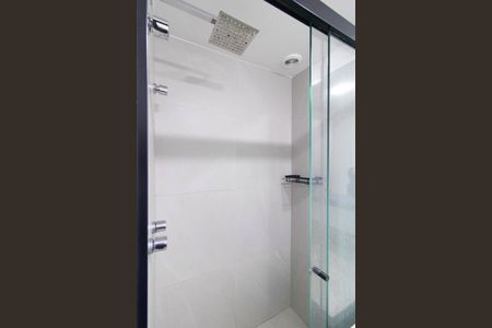 Banheiro de apartamento para alugar com 1 quarto, 25m² em Bela Vista, Porto Alegre