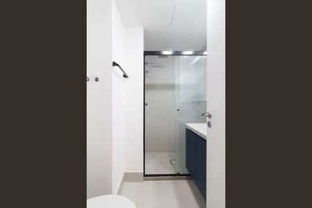 Banheiro de apartamento para alugar com 1 quarto, 25m² em Bela Vista, Porto Alegre