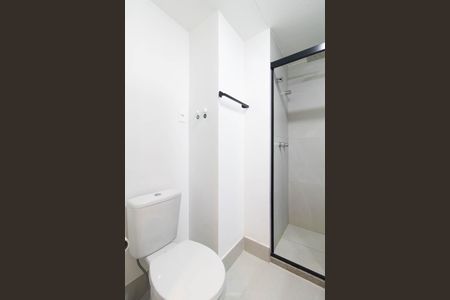 Banheiro de apartamento para alugar com 1 quarto, 25m² em Bela Vista, Porto Alegre