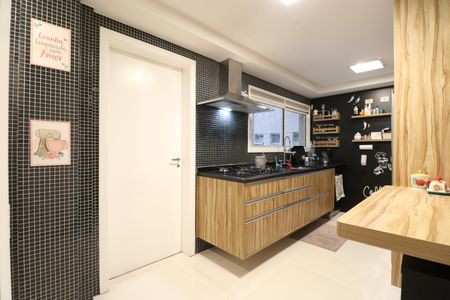 Apartamento à venda com 160m², 3 quartos e 2 vagasCozinha