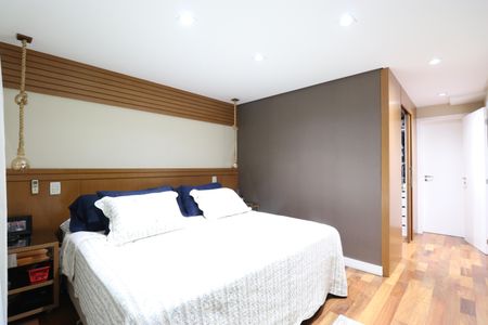 Apartamento à venda com 160m², 3 quartos e 2 vagasSuíte