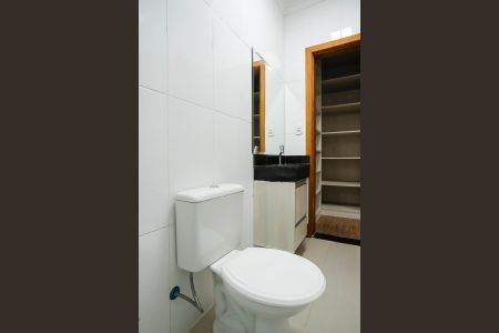 Casa à venda com 181m², 3 quartos e 2 vagasBanheiro da suíte