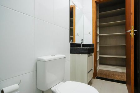 Casa à venda com 181m², 3 quartos e 2 vagasBanheiro da suíte