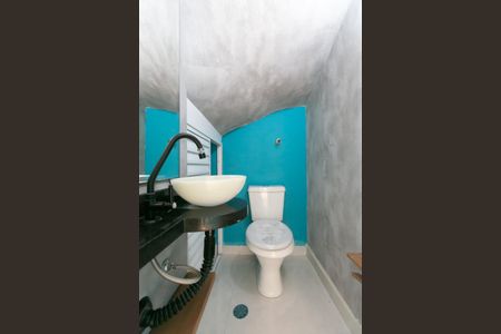 Lavabo de casa de condomínio para alugar com 2 quartos, 63m² em Parada Xv de Novembro, São Paulo