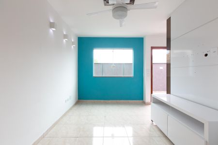 Sala de casa de condomínio para alugar com 2 quartos, 63m² em Parada Xv de Novembro, São Paulo