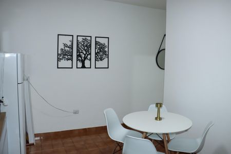 Sala/Cozinha de casa para alugar com 1 quarto, 27m² em Jardim Nova Cotia, Cotia