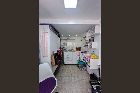 Casa à venda com 181m², 2 quartos e 2 vagas Casa à venda com 181m², 2 quartos e 2 vagasQuarto de Serviço