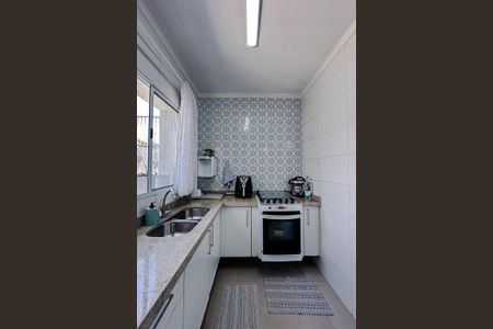 Casa à venda com 181m², 2 quartos e 2 vagas Casa à venda com 181m², 2 quartos e 2 vagasCozinha