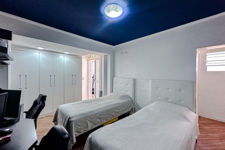 Casa à venda com 181m², 2 quartos e 2 vagas Casa à venda com 181m², 2 quartos e 2 vagasQuarto 1 - Suíte