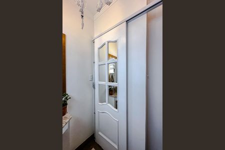 Casa à venda com 181m², 2 quartos e 2 vagas Casa à venda com 181m², 2 quartos e 2 vagasLavabo