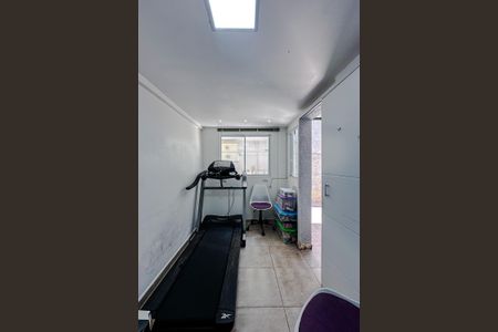 Casa à venda com 181m², 2 quartos e 2 vagas Casa à venda com 181m², 2 quartos e 2 vagasQuarto de Serviço