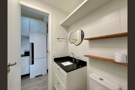 Studio à venda com 25m², 0 quarto e sem vaga Studio à venda com 25m², 0 quarto e sem vagaBanheiro