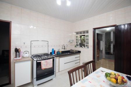 Casa à venda com 172m², 2 quartos e 3 vagas Casa à venda com 172m², 2 quartos e 3 vagasCozinha