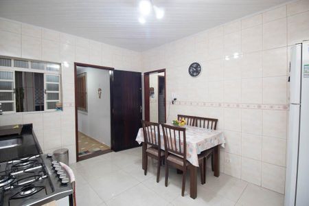 Casa à venda com 172m², 2 quartos e 3 vagas Casa à venda com 172m², 2 quartos e 3 vagasCozinha