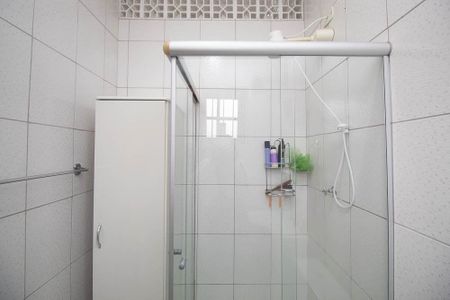 Casa à venda com 172m², 2 quartos e 3 vagas Casa à venda com 172m², 2 quartos e 3 vagasBanheiro Social