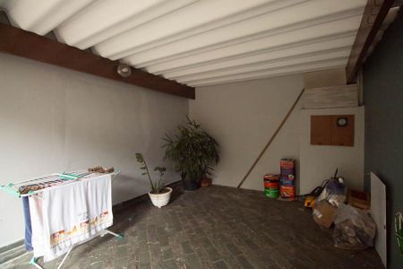 Casa à venda com 172m², 2 quartos e 3 vagas Casa à venda com 172m², 2 quartos e 3 vagasGaragem