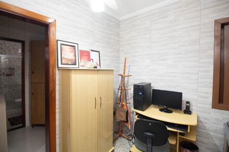 Casa à venda com 172m², 2 quartos e 3 vagas Casa à venda com 172m², 2 quartos e 3 vagasCorredor