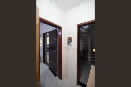 Casa à venda com 172m², 2 quartos e 3 vagas Casa à venda com 172m², 2 quartos e 3 vagasCorredor