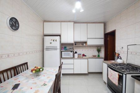 Casa à venda com 172m², 2 quartos e 3 vagas Casa à venda com 172m², 2 quartos e 3 vagasCozinha