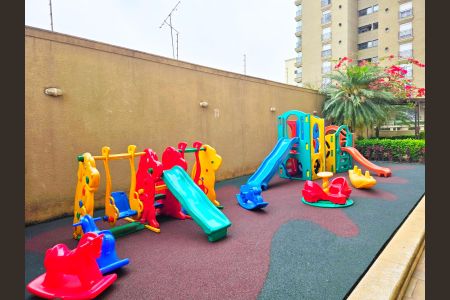 Apartamento à venda com 93m², 3 quartos e 2 vagas Apartamento à venda com 93m², 3 quartos e 2 vagasÁrea comum - Playground