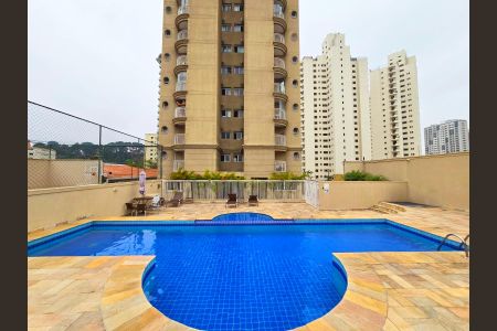 Apartamento à venda com 93m², 3 quartos e 2 vagas Apartamento à venda com 93m², 3 quartos e 2 vagasÁrea comum - Piscina