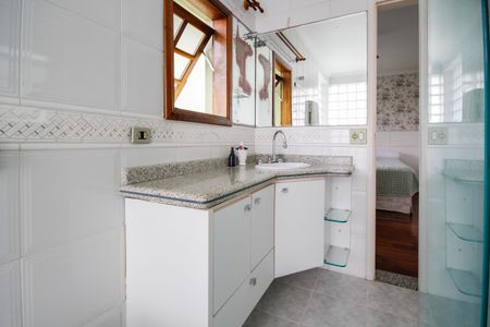 Casa para alugar com 400m², 4 quartos e 8 vagasBanheiro da Suíte 1