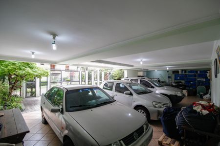 Casa para alugar com 400m², 4 quartos e 8 vagasGaragem