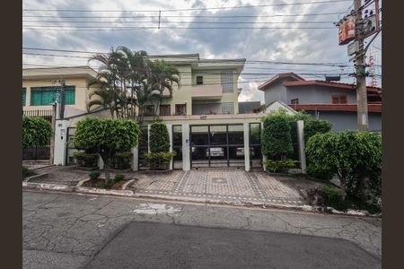 Casa para alugar com 400m², 4 quartos e 8 vagasFachada