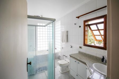 Casa para alugar com 400m², 4 quartos e 8 vagasBanheiro da Suíte 1