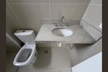 Apartamento à venda com 92m², 2 quartos e 2 vagas Apartamento à venda com 92m², 2 quartos e 2 vagasBanheiro da Suíte 1
