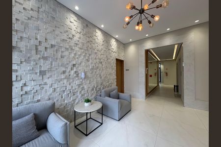 Apartamento à venda com 92m², 2 quartos e 2 vagas Apartamento à venda com 92m², 2 quartos e 2 vagasHall social