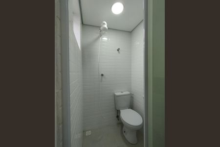 Banheiro de casa para alugar com 1 quarto, 30m² em Vila Água Funda, São Paulo