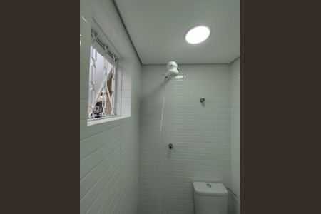 Banheiro de casa para alugar com 1 quarto, 30m² em Vila Água Funda, São Paulo
