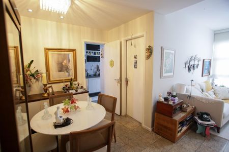 Apartamento à venda com 90m², 3 quartos e 1 vagaSala